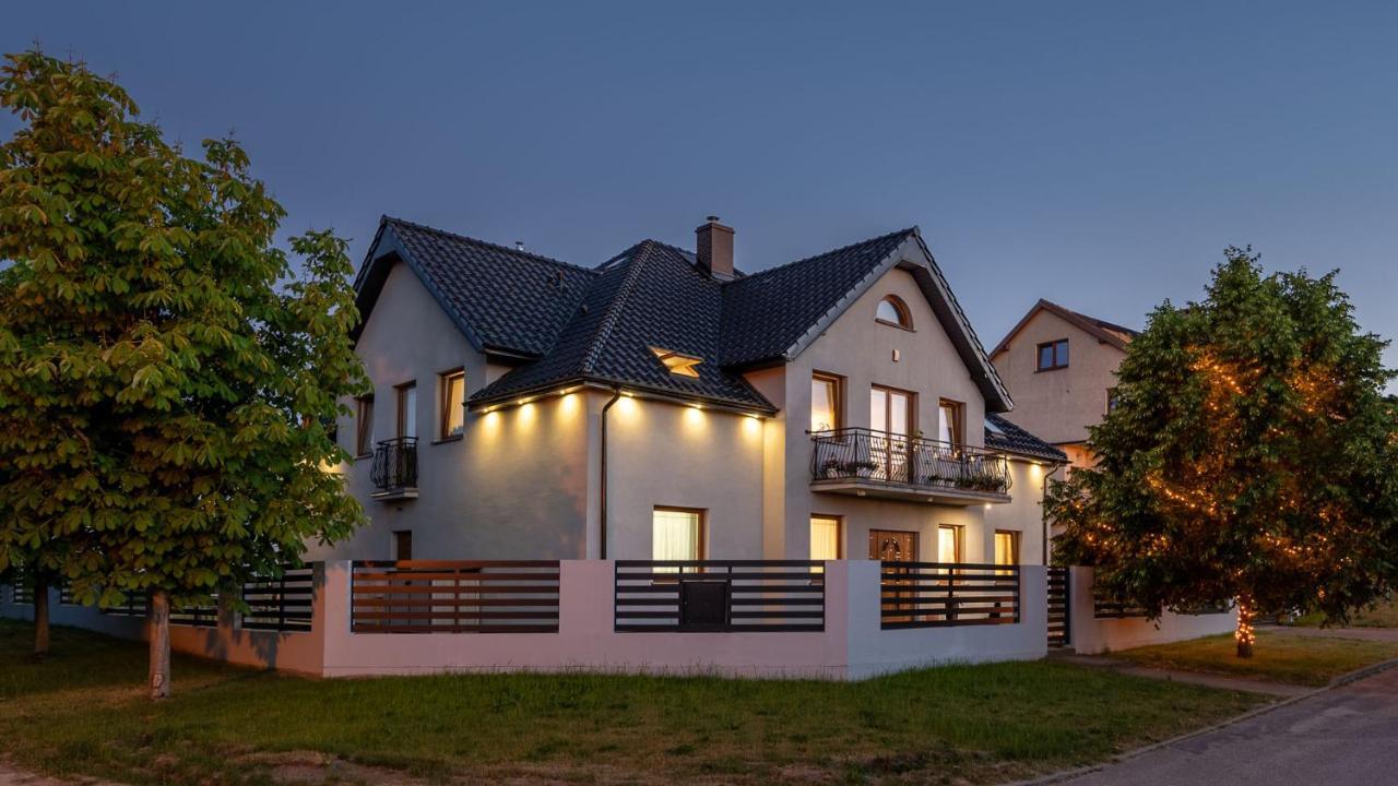 Seaesta Darlowo - Komfortowe Pokoje I Apartamenty ภายนอก รูปภาพ